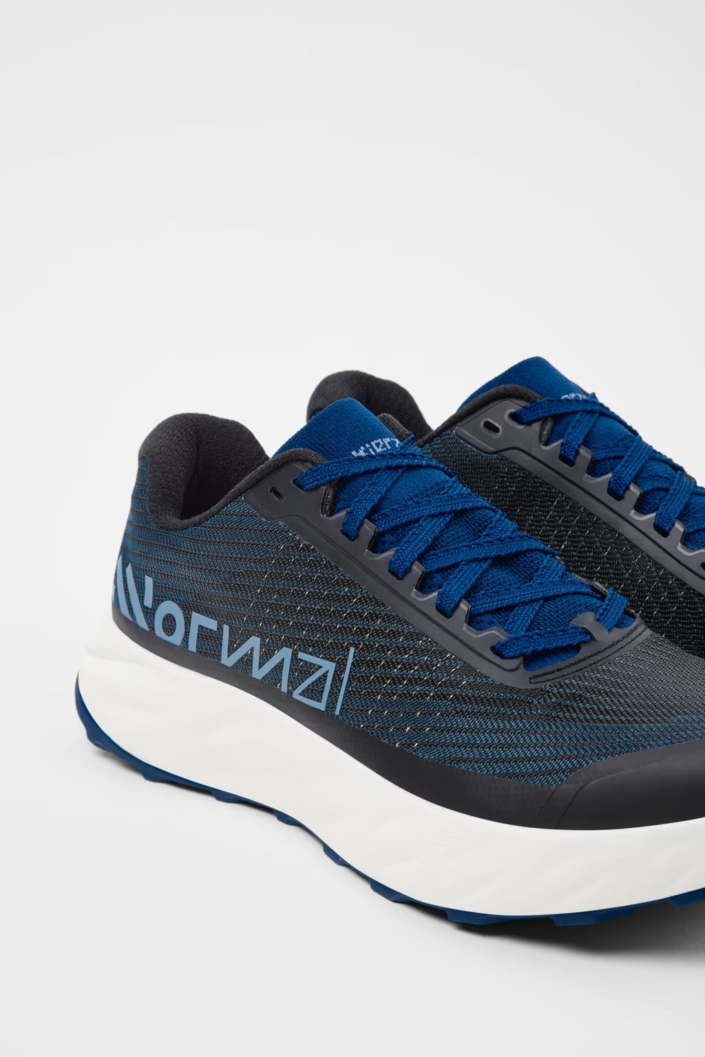 Nnormal Kjerag 02 - Blue