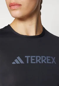 CAMISETA MUJER ADIDAS TERREX - MULTI LOGO TECH - BLACK