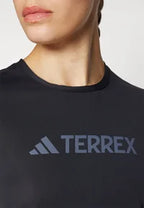 CAMISETA MUJER ADIDAS TERREX - MULTI LOGO TECH - BLACK